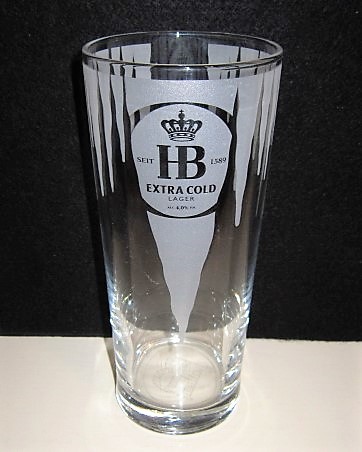 beer glass from the Hall & Woodhouse brewery in England with the inscription 'HB Seit 1589 Extra Cold Larger'