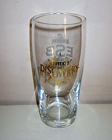 beer glass from the Fuller's brewery in England with the inscription 'Griffin Brewery Fuller's Chiswick Discovery Blende Bier'