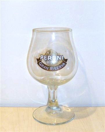 beer glass from the Peroni brewery in Italy with the inscription 'Peroni Gran Riserva'