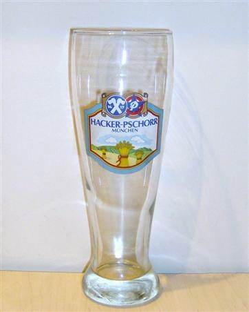 beer glass from the Hacker-Pschorr brewery in Germany with the inscription 'Hacker-Pschorr Munchen'