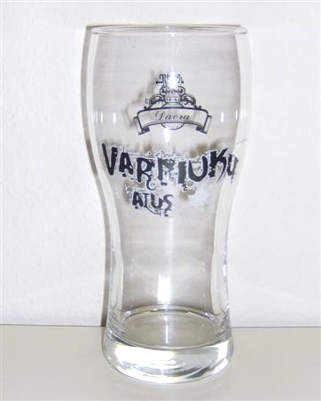 beer glass from the Davra  brewery in Lithuania with the inscription 'Davra Varniuku Alus'