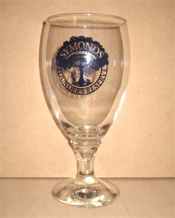 beer glass from the Bulmers brewery in England with the inscription 'Symonds Hereford Cider Pressers EST 1727 Founder's Reserve'