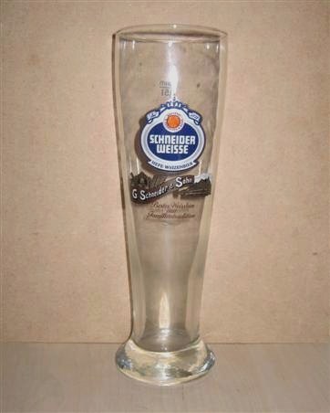 beer glass from the Schneider Weisse brewery in Germany with the inscription 'Scheider Weisse Hefe Weizenbier G.Schneider & Sohn'