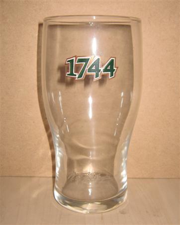 beer glass from the Worthington brewery in England with the inscription '1744 William Worthington'