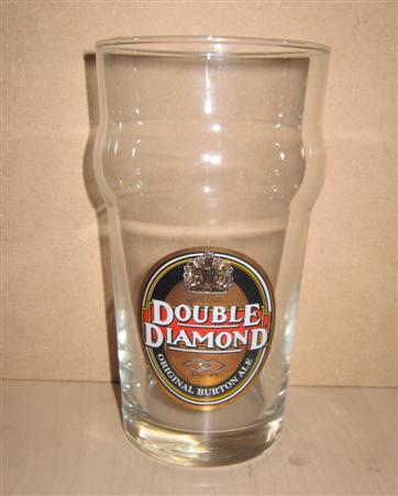 beer glass from the Ind Coope brewery in England with the inscription 'Double Diamond Original Burton Ale'