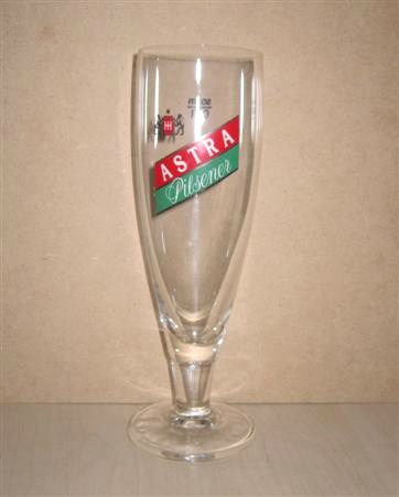 beer glass from the St. Pauli Brewery brewery in Germany with the inscription 'Cerveja Sagres'