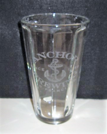 beer glass from the Anchor Steam brewery in U.S.A. with the inscription 'Anchor Brewing Since 1896. San Francisco'