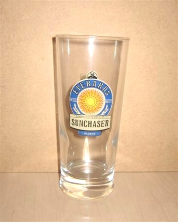 beer glass from the Everards brewery in England with the inscription 'Everards Brewed In Leicestershire. Sunchaser Blond'
