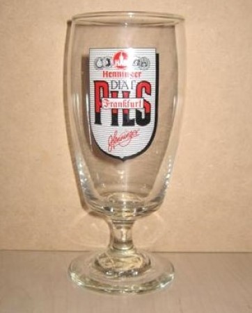 beer glass from the Henninger brewery in Germany with the inscription 'HB Henninger Diet Pils Frankfurt '