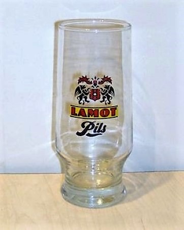beer glass from the Bass  brewery in England with the inscription 'Lamot Pils'