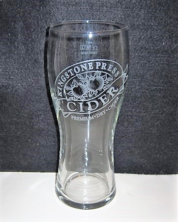 beer glass from the Aston Manor brewery in England with the inscription 'Kingstone Press Cider. Premium Dry Cider'