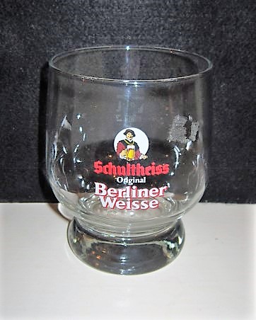 beer glass from the Berliner-Schultheiss brewery in Germany with the inscription 'Schultheiss Original Berliner Weisse'