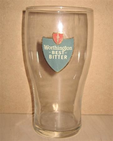 beer glass from the Worthington brewery in England with the inscription 'Worthington Best Bitter'