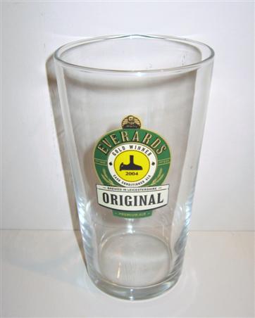 beer glass from the Everards brewery in England with the inscription 'Everards Original. Gold Winner 2004. Cask Conditioned Ale. Brewed In Leicestershire. Premium Ale. Tiger Best Bitter'