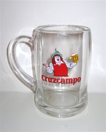 beer glass from the Cruzcampo brewery in Spain with the inscription 'Cruzcampo 
'