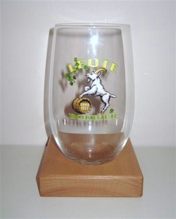 beer glass from the Van Steenberge brewery in Belgium with the inscription 'Leute Anno 1827 Bokbier'