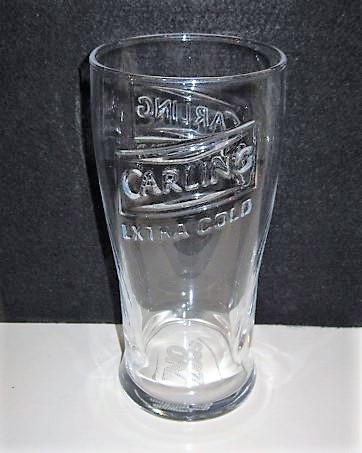 beer glass from the Carling brewery in Canada with the inscription 'Carling Extra Cold'