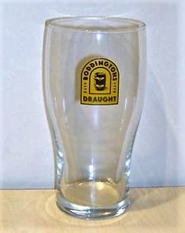 beer glass from the Boddingtons brewery in England with the inscription 'Boddingtons Draught'