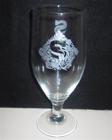 beer glass from the Siren brewery in England with the inscription 'S'