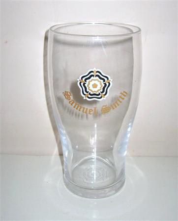 beer glass from the Samuel Smith brewery in England with the inscription 'Samuel Smith'
