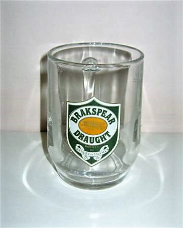 beer glass from the Brakspears brewery in England with the inscription 'Brakspear Draught, Brewed In Henley On Thames'