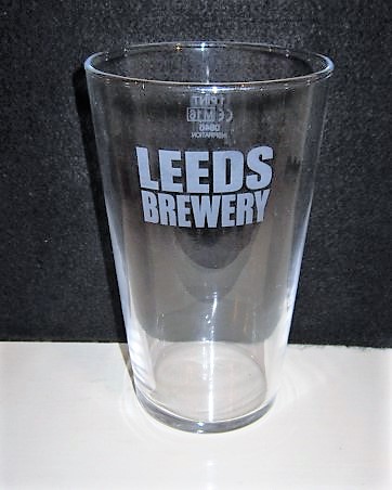 beer glass from the Leeds brewery in England with the inscription 'Leeds Brewery'