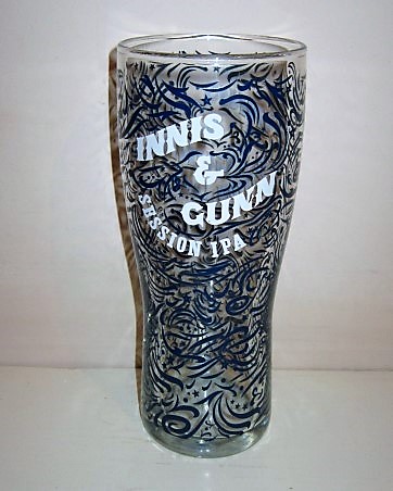 beer glass from the Innis&Gunn brewery in Scotland with the inscription 'Innis & Gunn Session Ipa '