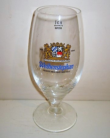 beer glass from the Weihenstephan brewery in Germany with the inscription 'Weihenstephan Alteste Brauerei Welt Siet 1040'