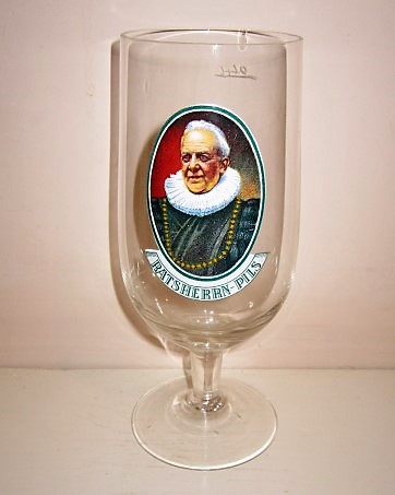 beer glass from the Ratsherrn brewery in Germany with the inscription 'Ratsherrn Pils'