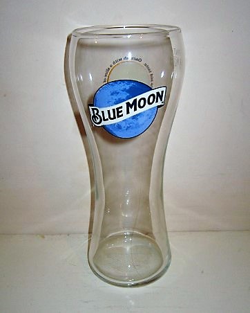 beer glass from the Coor's brewery in U.S.A. with the inscription 'Blue Moon'