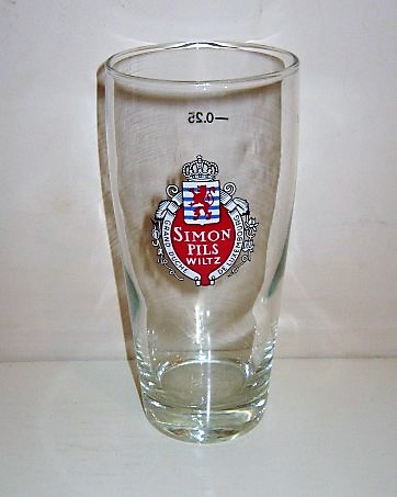 beer glass from the Simon brewery in Luxembourg with the inscription 'Simon Pils Wiltz Grand Duche De Luxembourg'