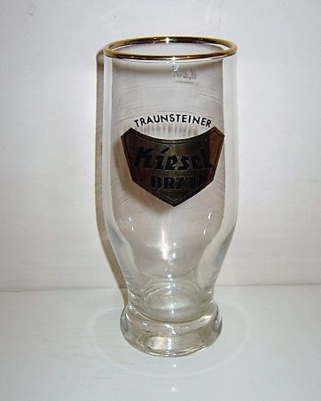 beer glass from the Maximilians  brewery in Germany with the inscription 'Kiesel Brau Traunsteiner'