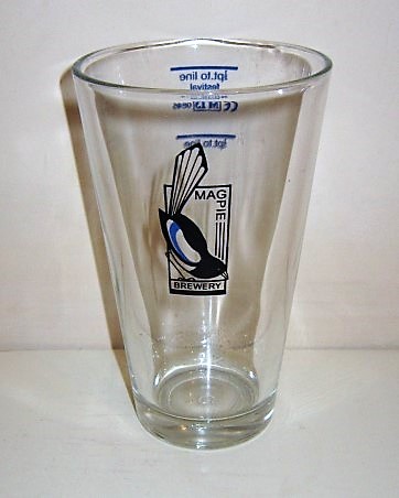 beer glass from the Magpie Bewery brewery in England with the inscription 'Magpie Bewery Nottingham'