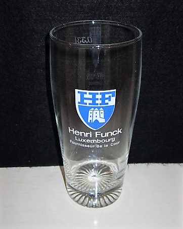 beer glass from the Henri Funck brewery in Luxembourg with the inscription 'HF Henri Funck Luxembourge Fournisseur De La Cour'