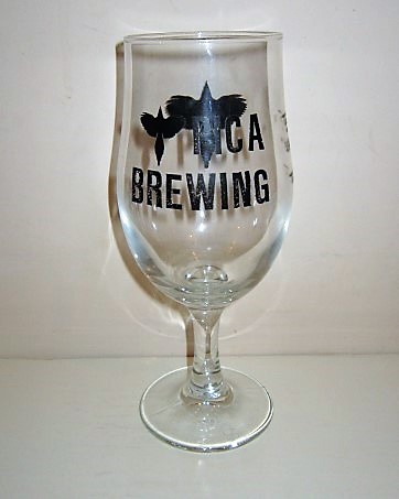 beer glass from the Magpie Bewery brewery in England with the inscription 'Pica Brewing'