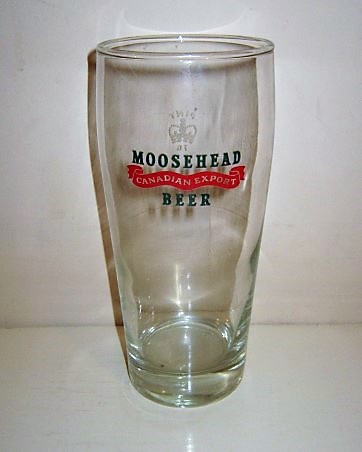 beer glass from the Moosehead Breweries Ltd brewery in Canada with the inscription 'Moosehead Beer Canadian Export'