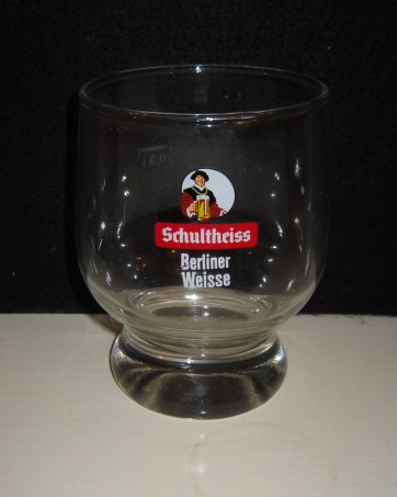 beer glass from the Berliner-Schultheiss brewery in Germany with the inscription 'Schultheiss Berliner Weisse'