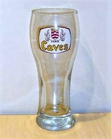 beer glass from the De Papegaai brewery in Belgium with the inscription 'Lierse Caves'