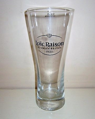 beer glass from the Cidrerie Loc Raison brewery in France with the inscription 'Loic Raison Cidrier Breton 1923'