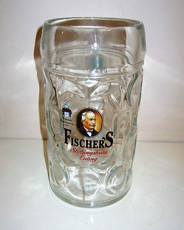 beer glass from the Fischer's Stiftungsbrau brewery in Germany with the inscription 'Fischer's Stiftungsbrau Erding Bayeische Braukunst Siet 1691'