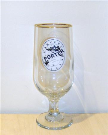 beer glass from the Harvey & Son brewery in England with the inscription 'Harveys Porter'