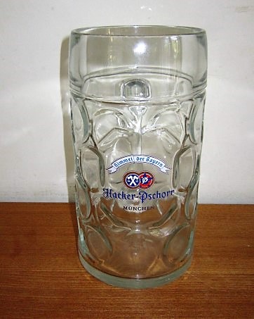 beer glass from the Hacker-Pschorr brewery in Germany with the inscription 'Hacker Pschorr Munchen Himmel Der Bayern'