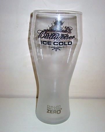 beer glass from the Anheuser Busch brewery in U.S.A. with the inscription 'Budweiser Ice Cold Chilled Below Zero'