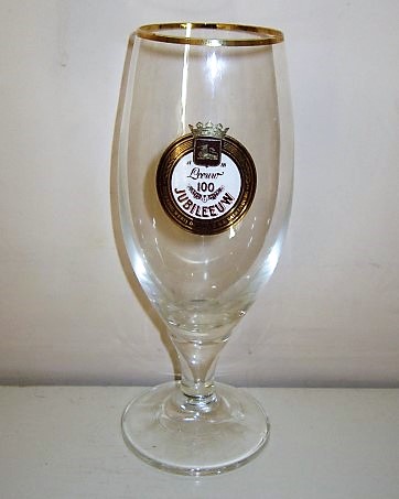 beer glass from the De Leeuv brewery in Netherlands with the inscription '1886 Leeuw 100 Jubileeuw Bierbrouwerij DE Leeuw B.V. Valkenburg'