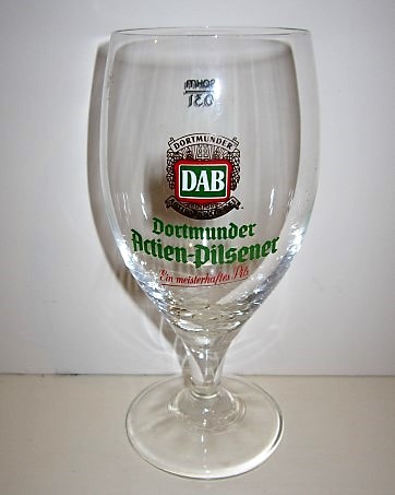 beer glass from the Dab brewery in Germany with the inscription 'Dortmunder Dab Actien Brauerei, Dortmunder Actien Pilsener, Ein Meisterhaftes Pils'