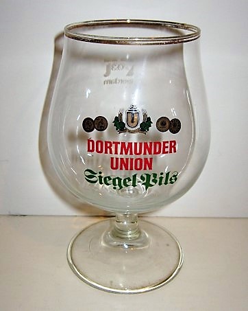 beer glass from the Dortmunder Union  brewery in Germany with the inscription 'Dortmunder Union Siegel Pils'