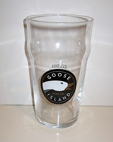 beer glass from the Goose Island brewery in U.S.A. with the inscription 'Goose Island Beer Co'