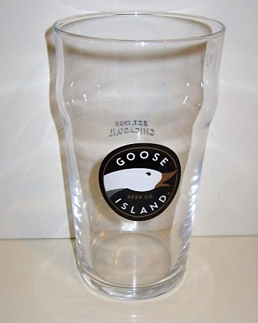 beer glass from the Goose Island brewery in U.S.A. with the inscription 'Goose Island Beer Co'