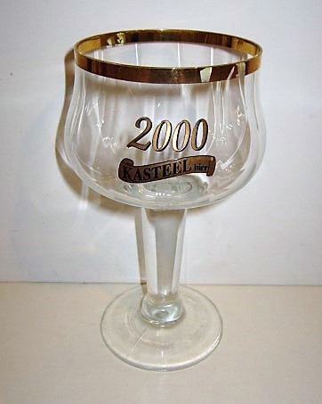 beer glass from the Van Honsebrouck brewery in Belgium with the inscription '2000 Kasteel Bier'