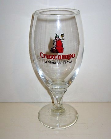 beer glass from the Cruzcampo brewery in Spain with the inscription 'Cruzcampo La Cana Perfecta'